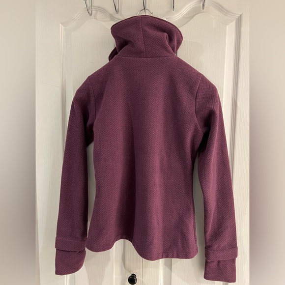 BENCH Zip Up - Picture 2 of 3